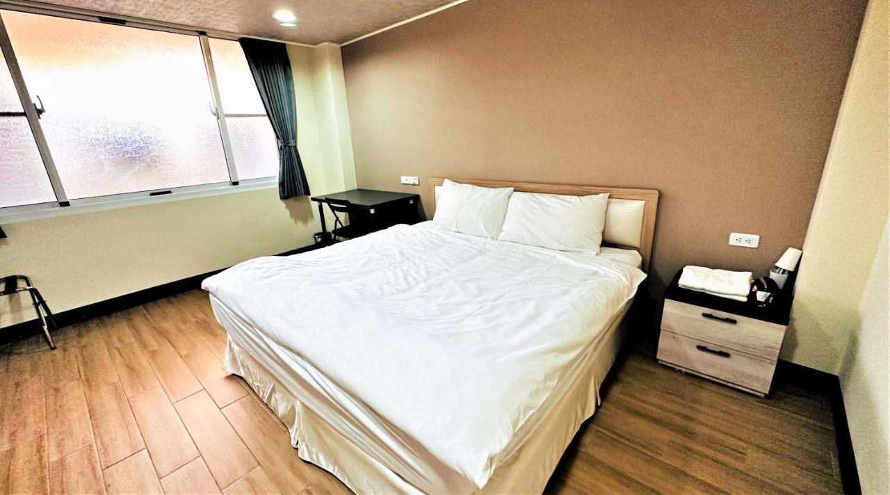 Shining House Apartment ไถหนาน ภายนอก รูปภาพ